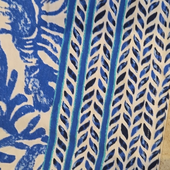 Lilly Pulitzer Blue/White Lobster & Crab Design Top - Picture 2 of 6